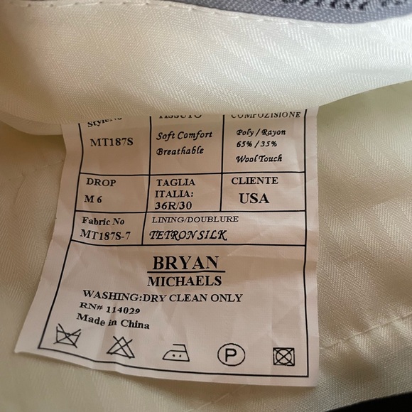 BRYAN MICHAELS Men’s Ivory Slim Fit 2 Piece Tuxedo W/Champagne 4 Piece Vest Set - Picture 13 of 17